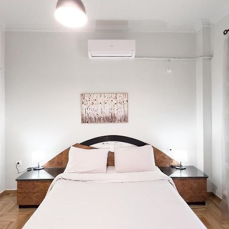 Cozy Cityscape Apartment In Афины Экстерьер фото
