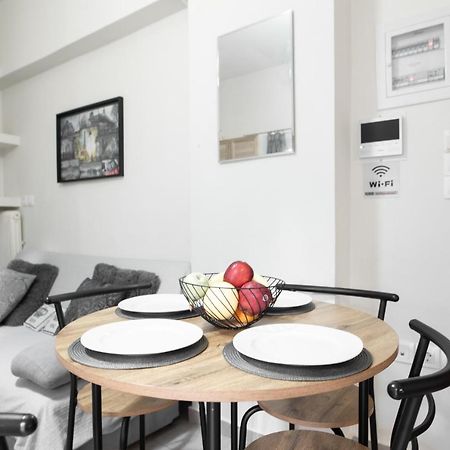 Cozy Cityscape Apartment In Афины Экстерьер фото
